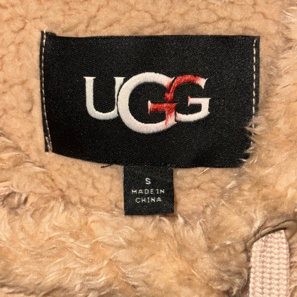 UGG LOYRA UGGFLUFF LOGO HOODIE - Picture 2 of 2